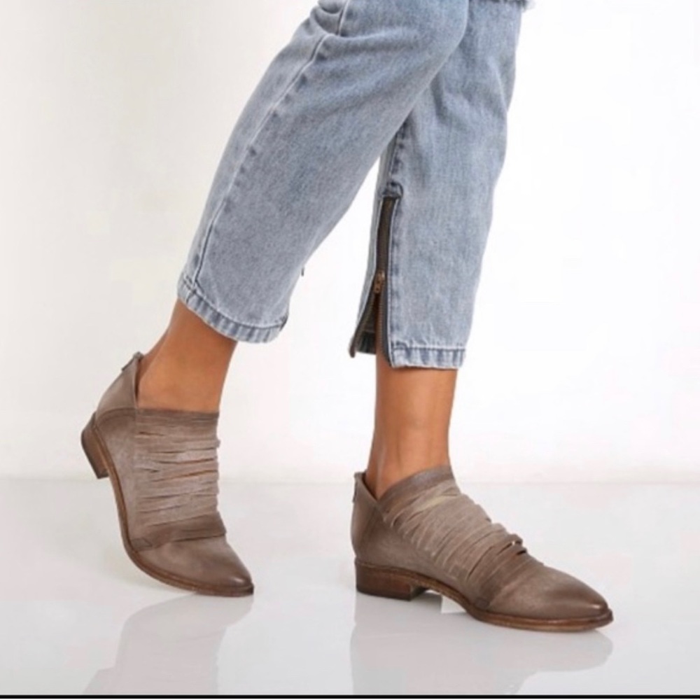 🌷HP🌷Free people ~ Lost Valley Ankle Booties in olive green